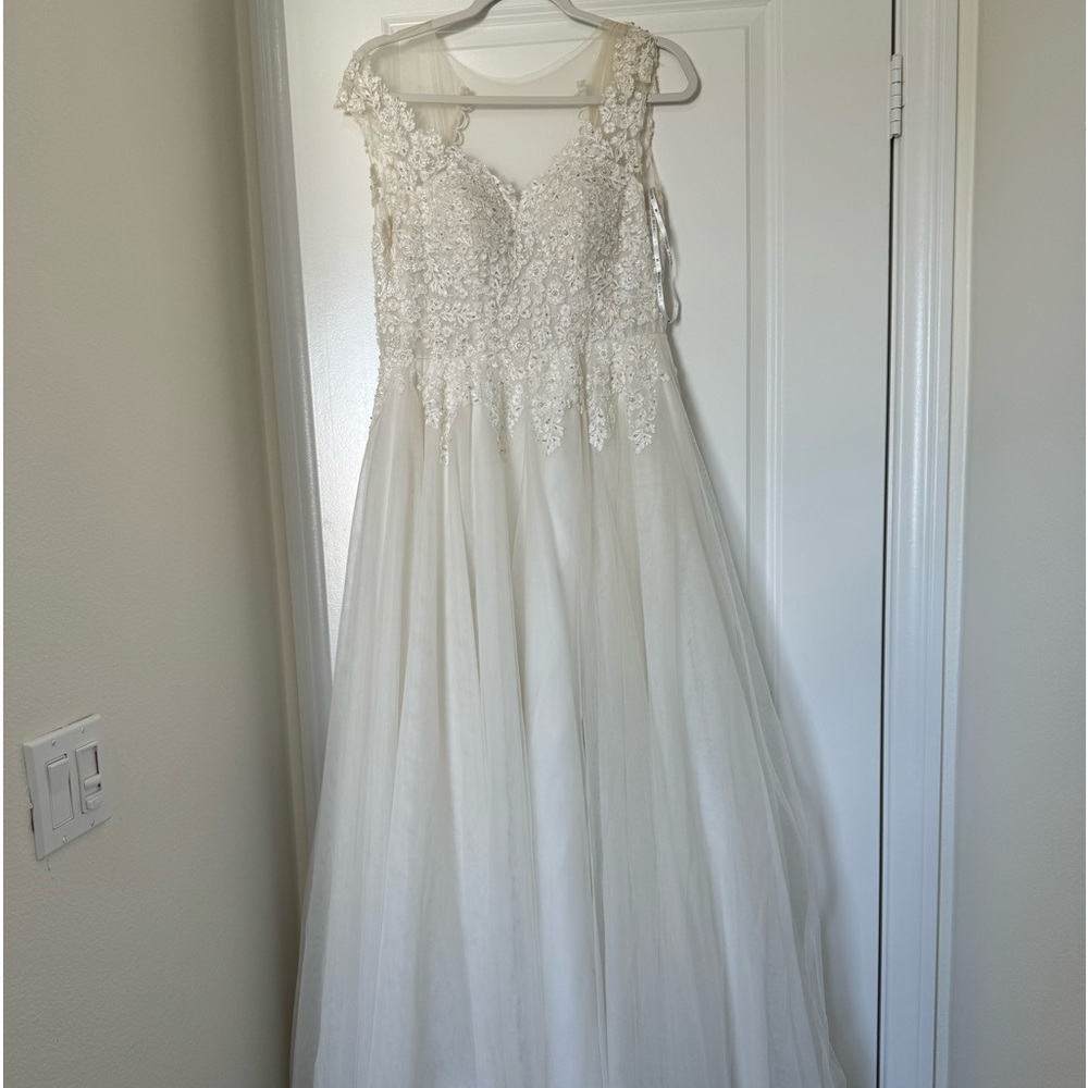 Nicole Bridal Wedding Dress